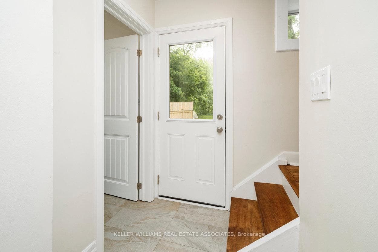 10 Joseph Street photo 18
