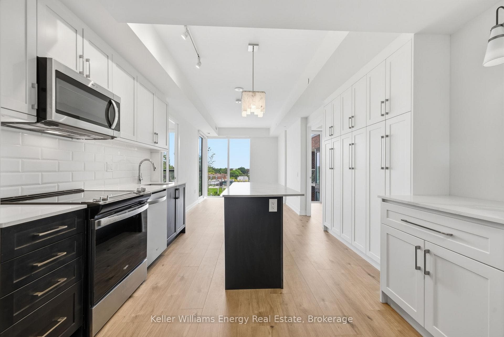 201 Brock Street Unit 417 photo 3