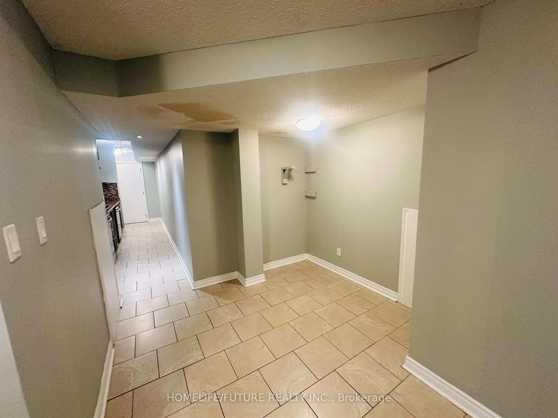 776 Mccue Drive photo 4