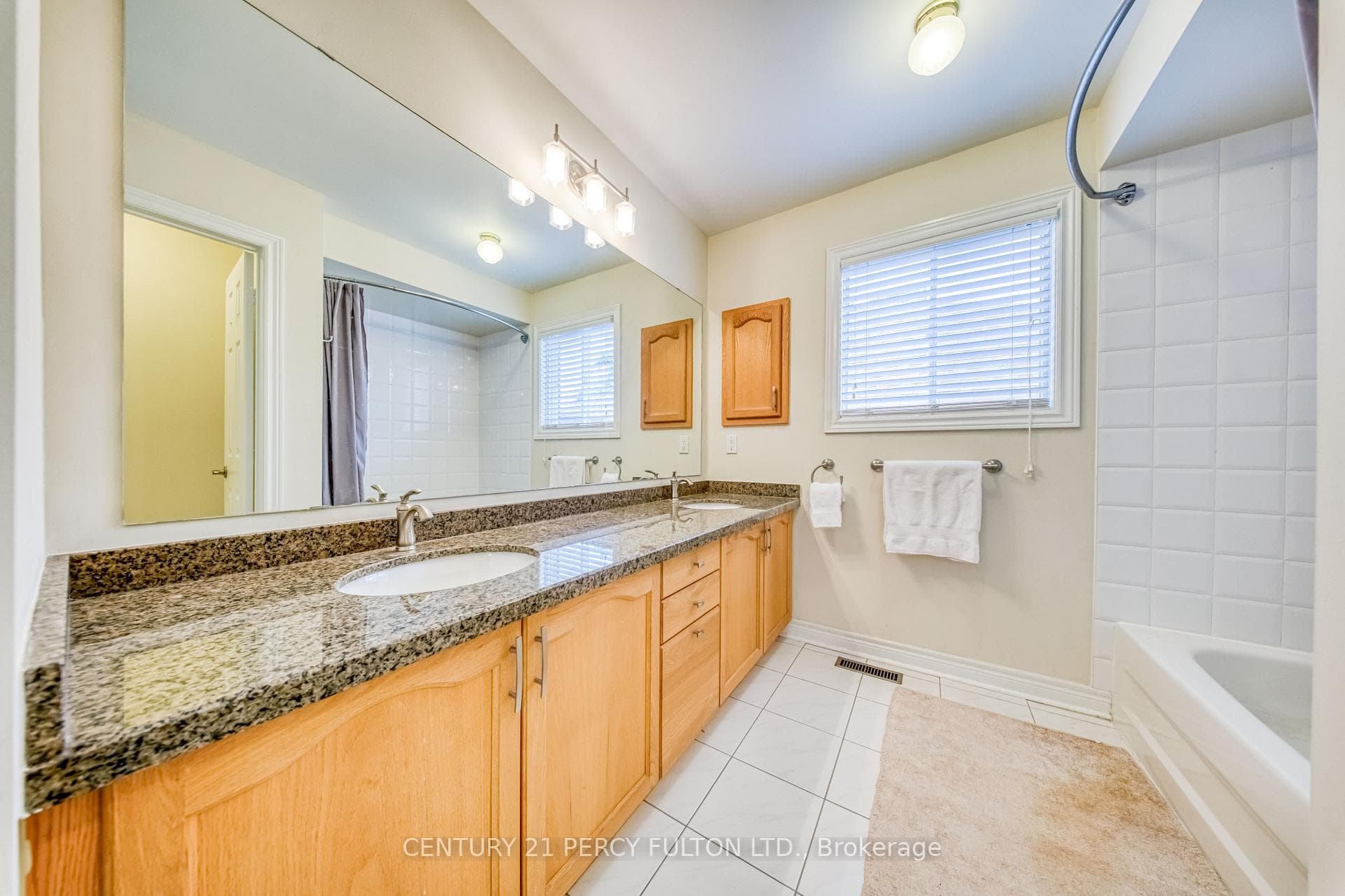 165 Elizabeth Street photo 17