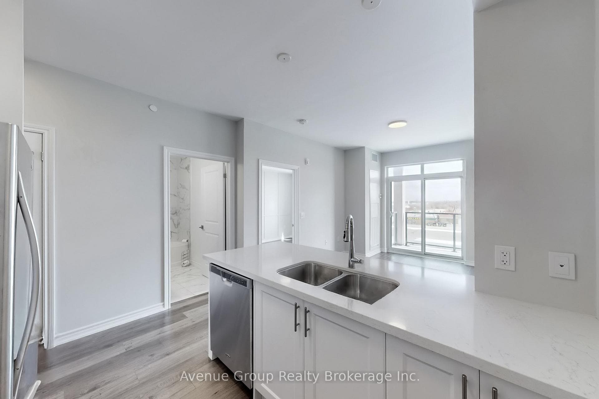 5055 Greenlane Road Unit 520 photo 10