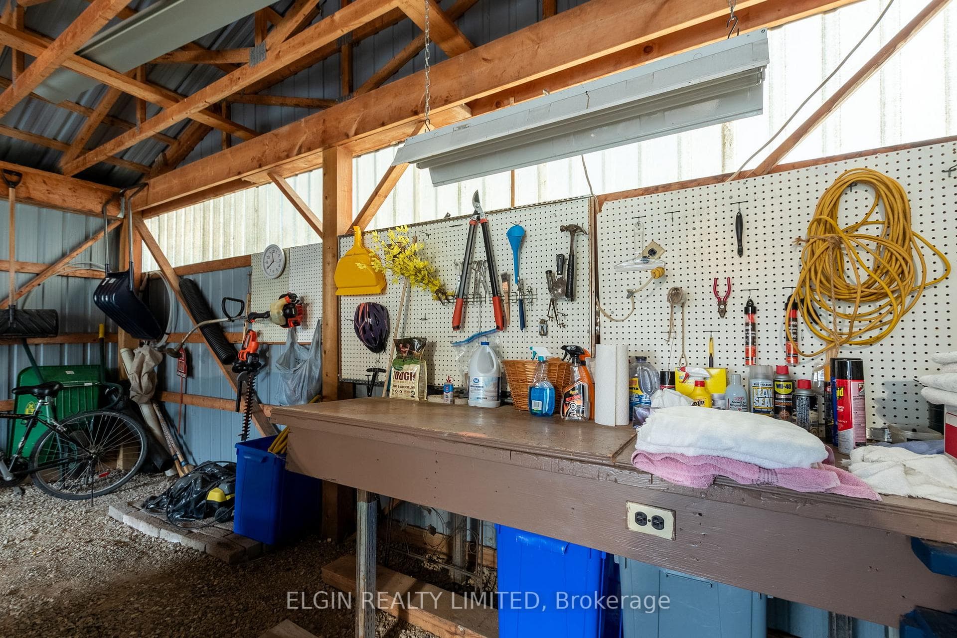 616 Highview Drive photo 40