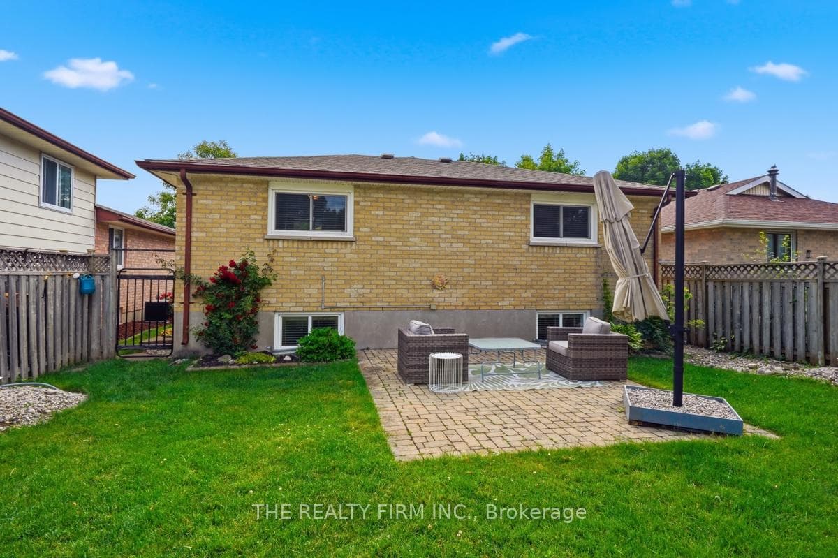 43 Clara Crescent photo 34