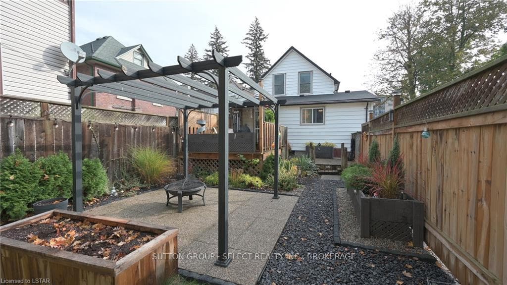 76 PRINCESS Avenue photo 39