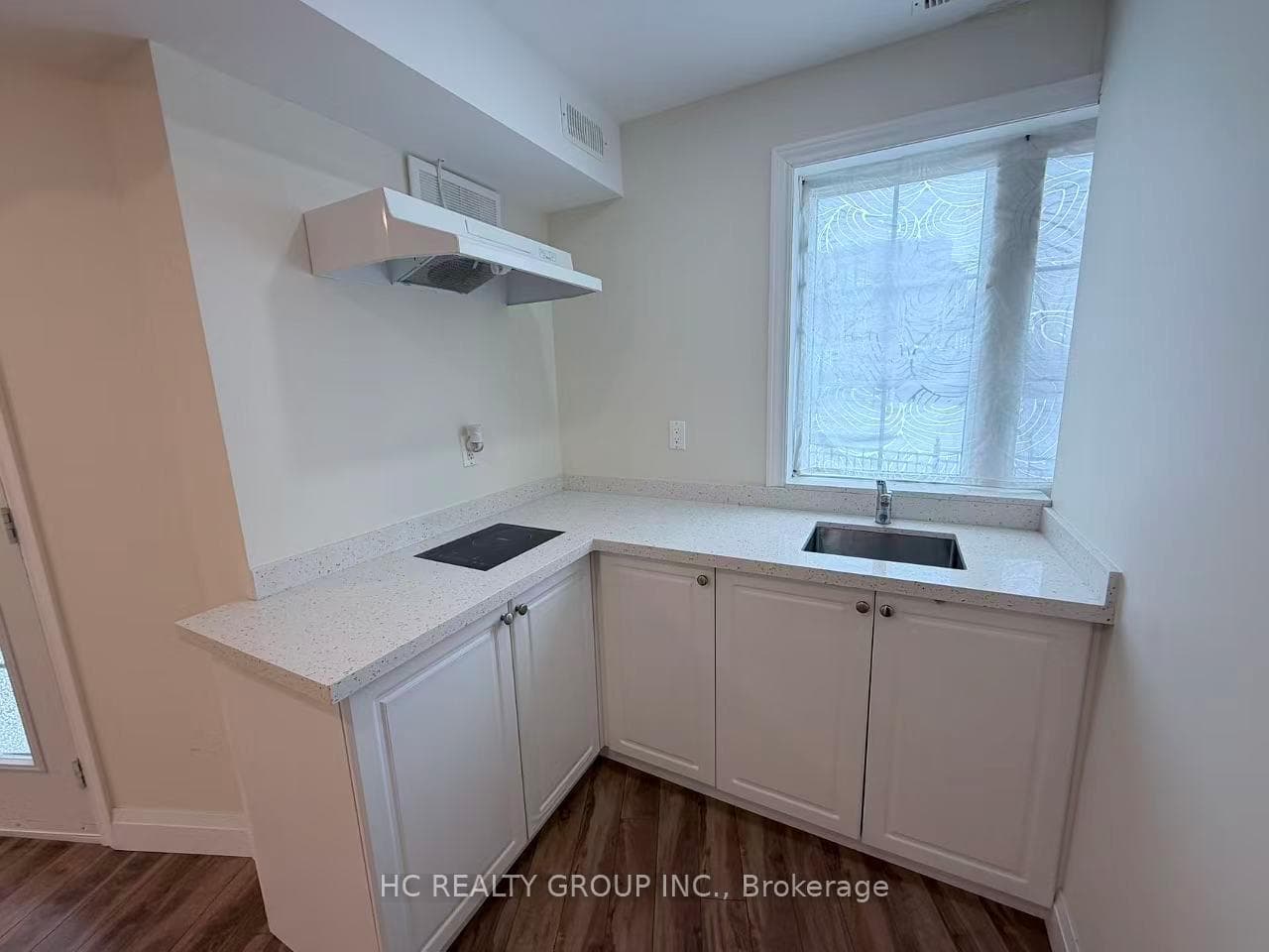 152 Roy Grove Way photo 20