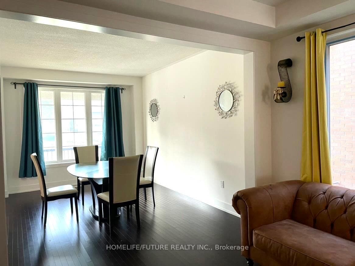 17 Micklefield Avenue photo 4