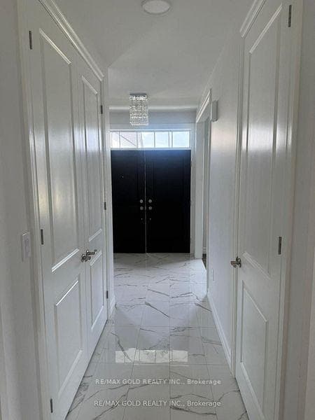 47 Redwood Drive photo 3