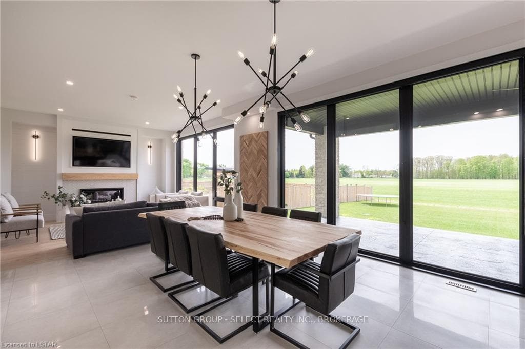185 MARTIN Road photo 12
