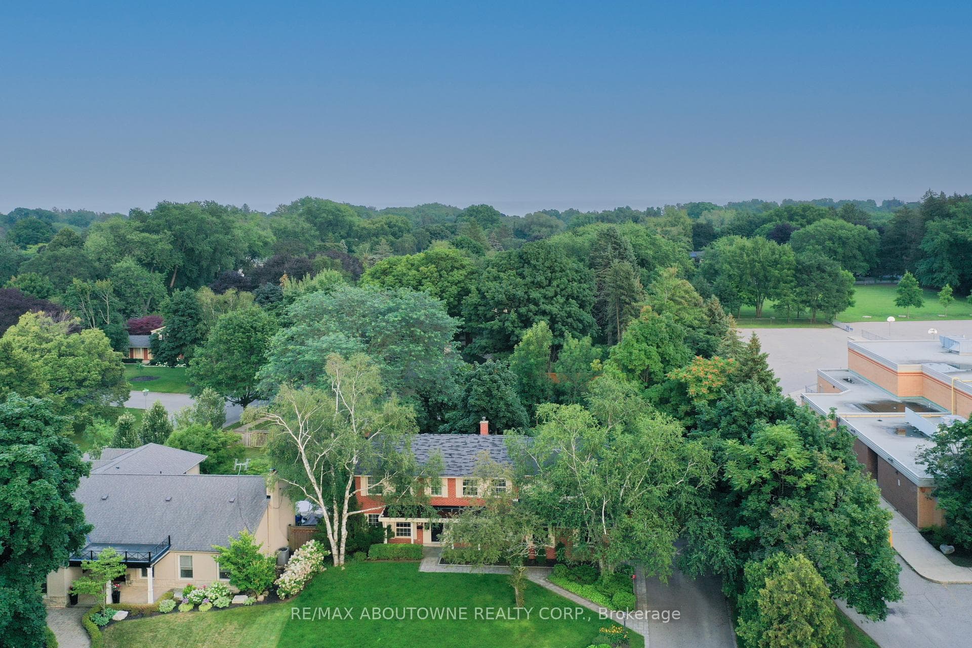 1290 Braeside Drive photo 43