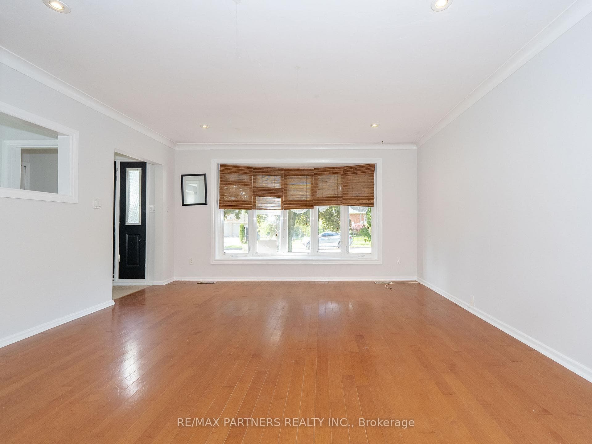 61 Mossbank Drive photo 13