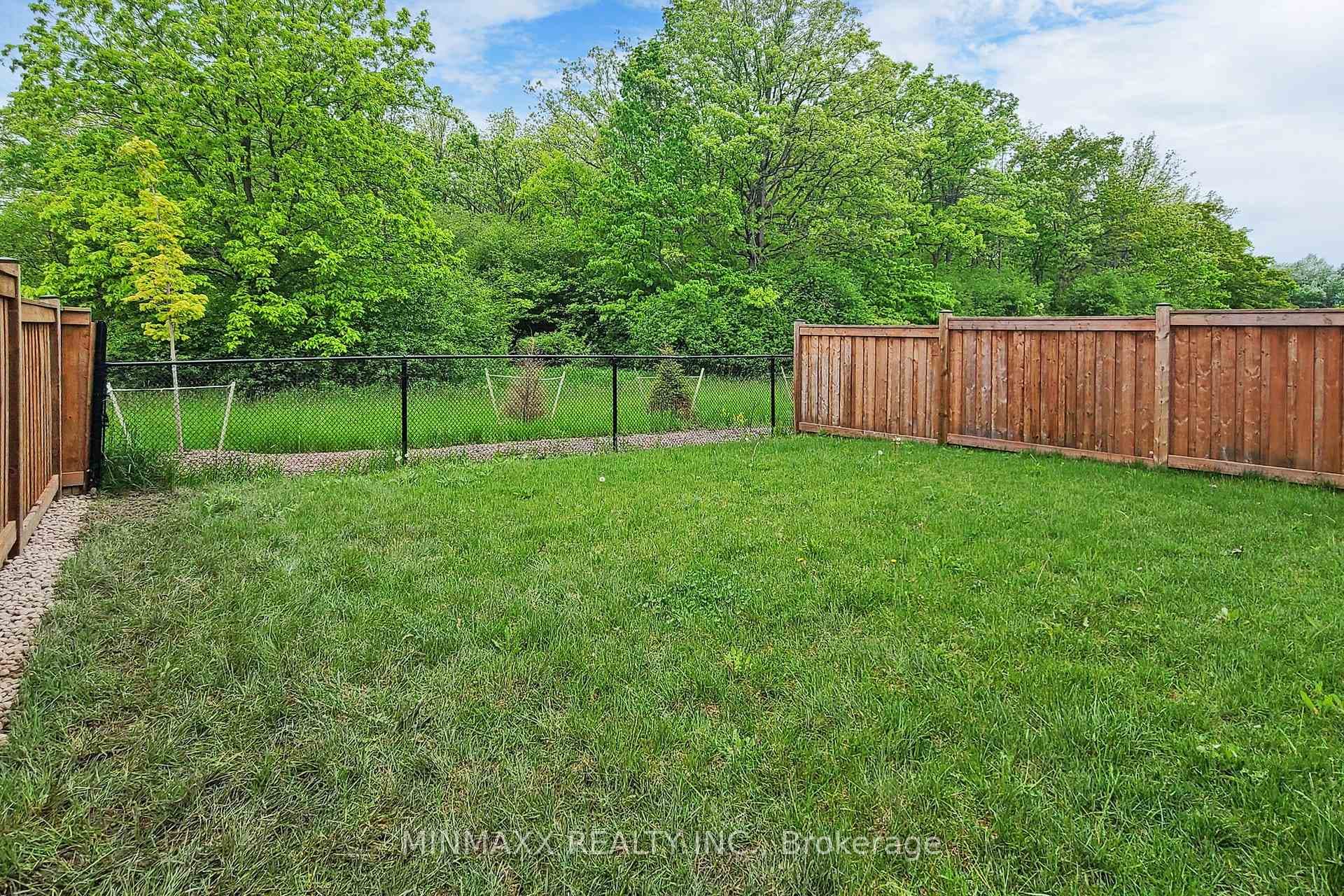 465 Thornborrow (2-Bed Walkout Bsmt Apt) Court photo 36