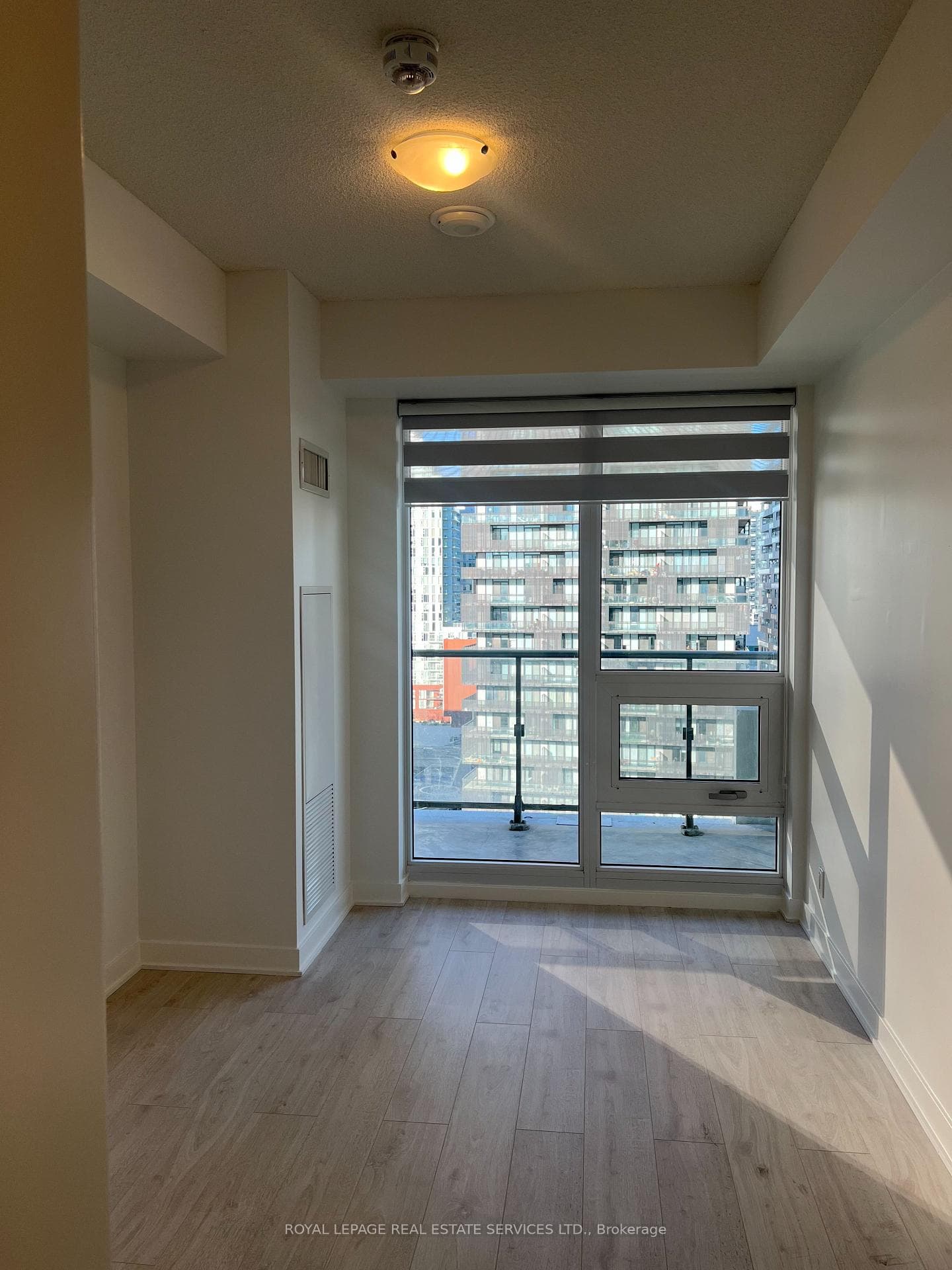 2221 Yonge Street Unit 1911 photo 15