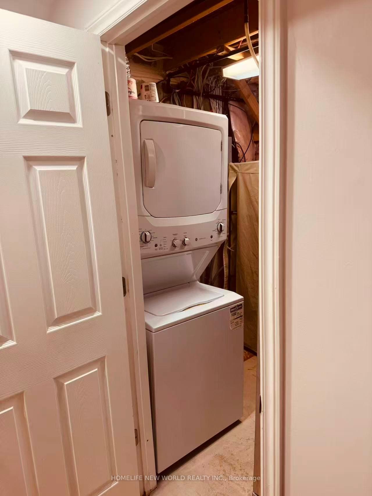 Washer/Dryer (exclusive to basement tenants)