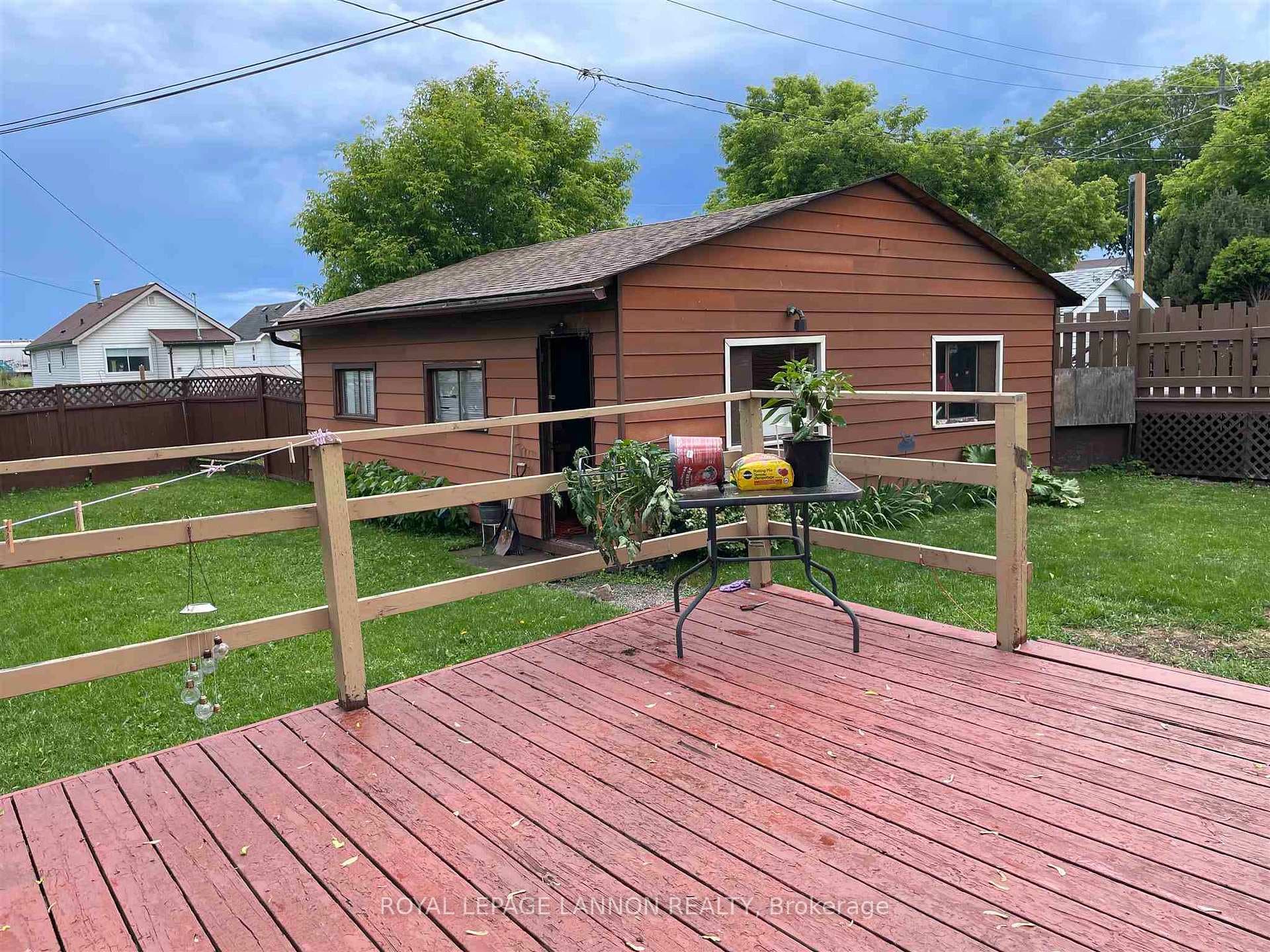 910 Alberta Street photo 13