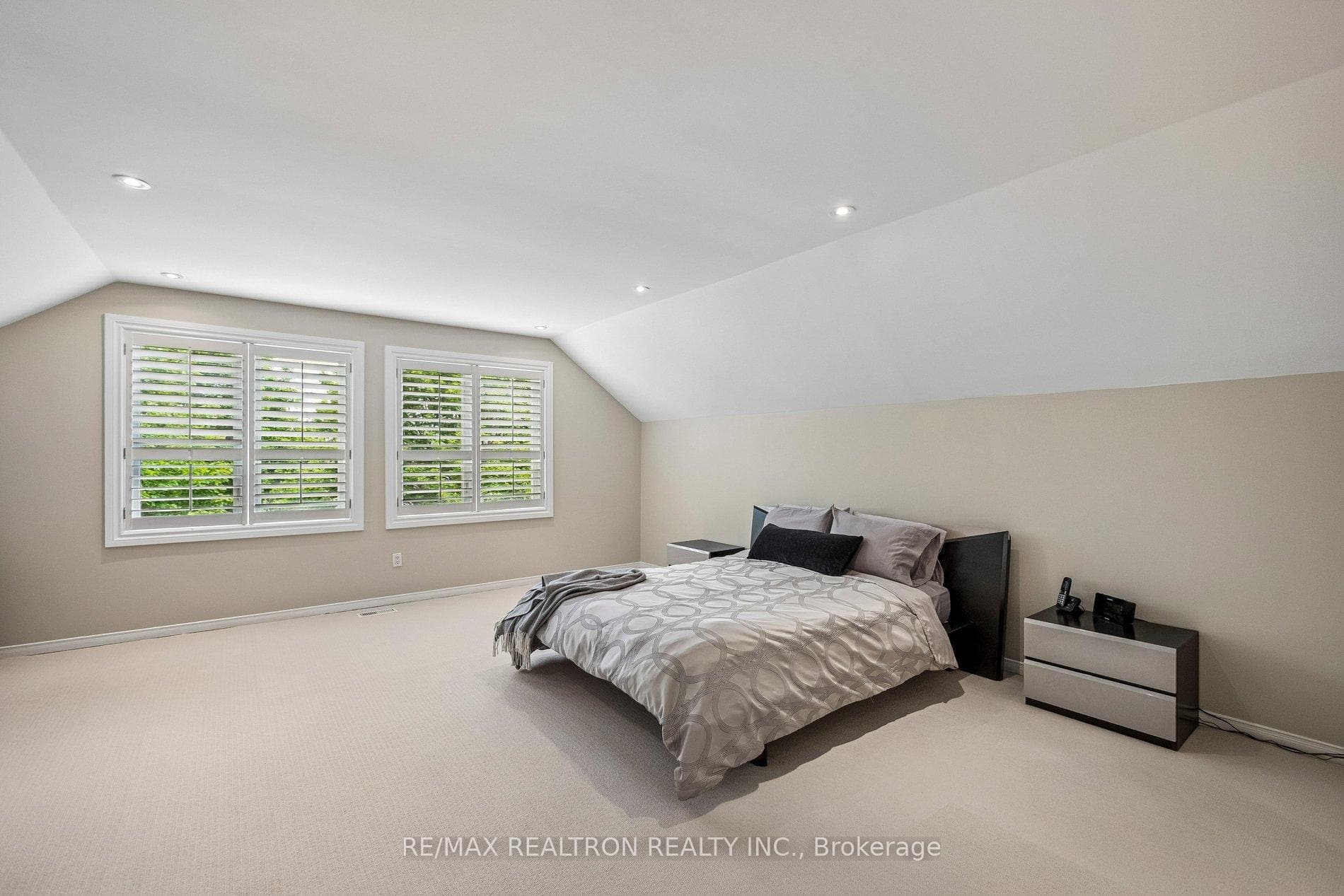 58 Roseborough Crescent photo 24