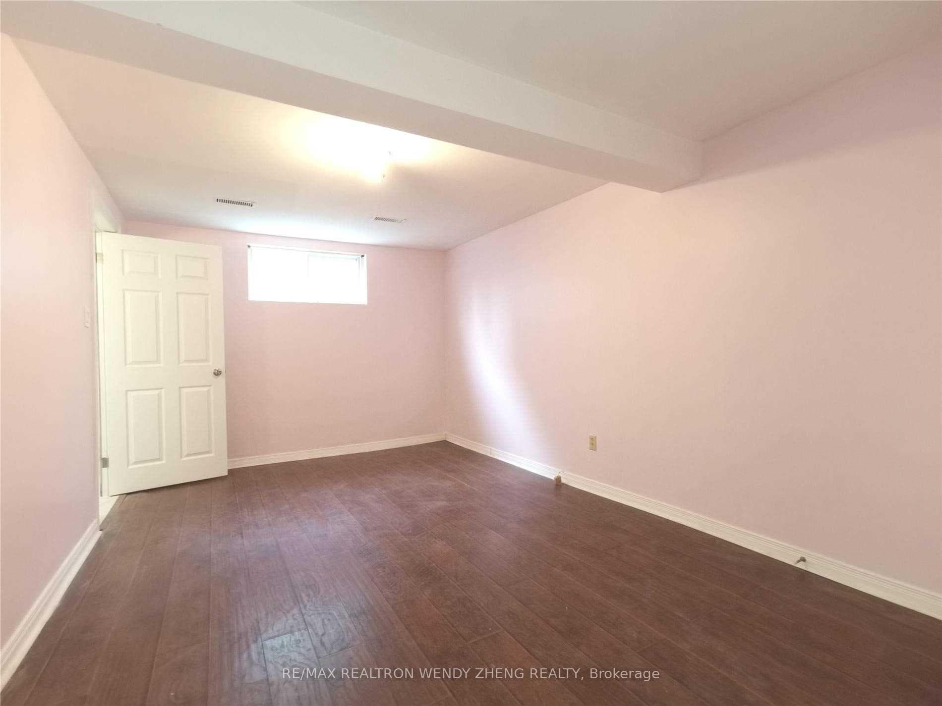 4 Fordcombe Crescent Unit Bsmt photo 6