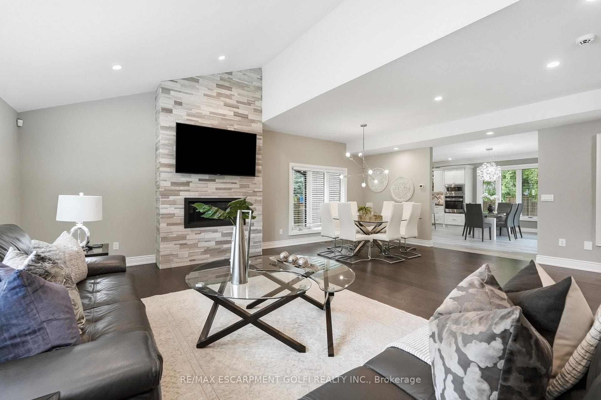 332 Woodworth Drive photo 6