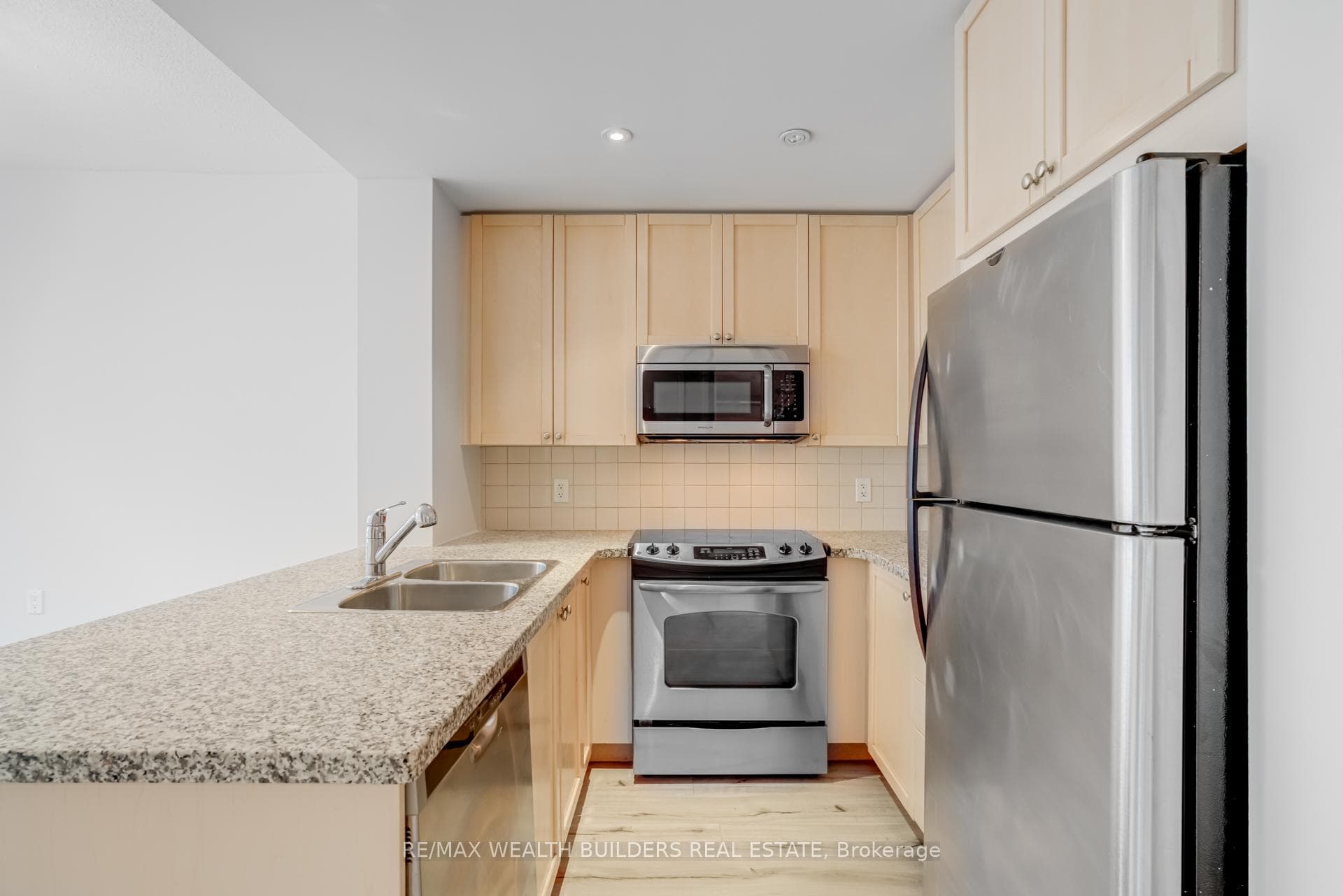 85 Bloor Street Unit 1912 photo 14