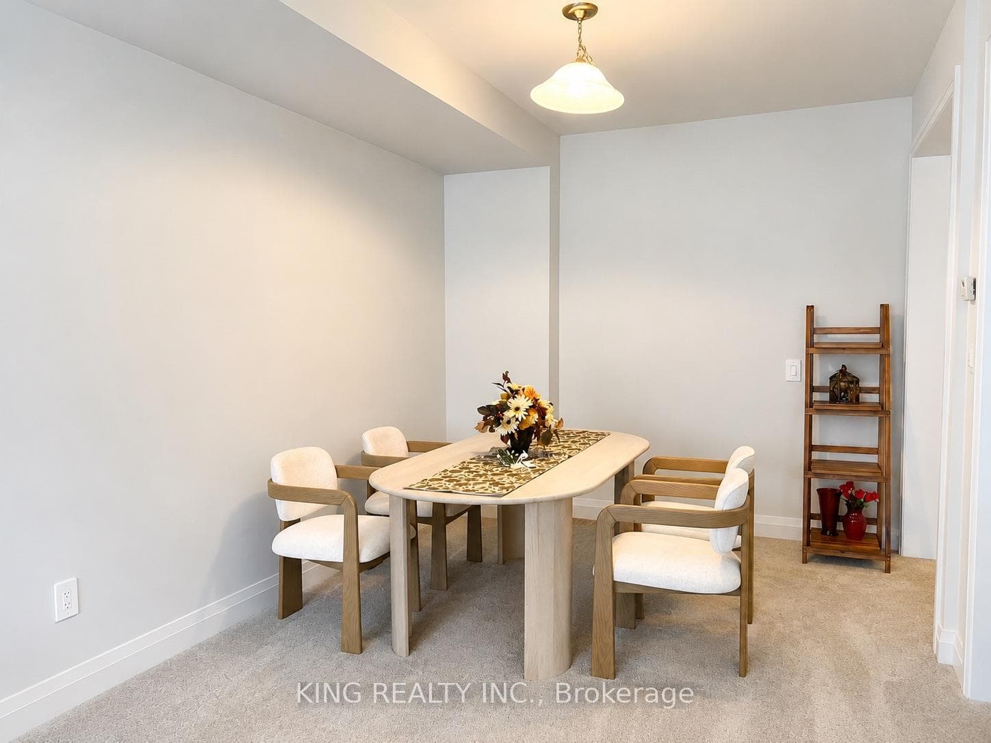 55 Butler Boulevard photo 4