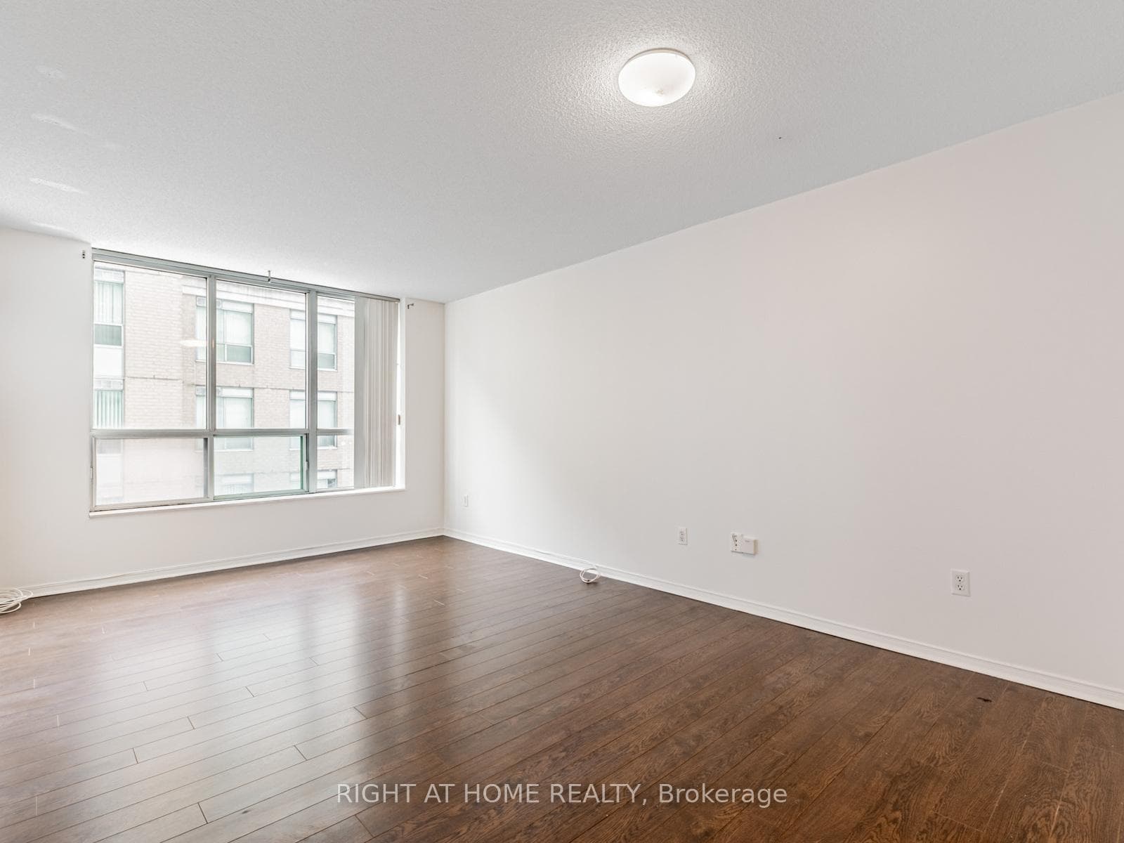 29 Pemberton Avenue Unit 908 photo 7