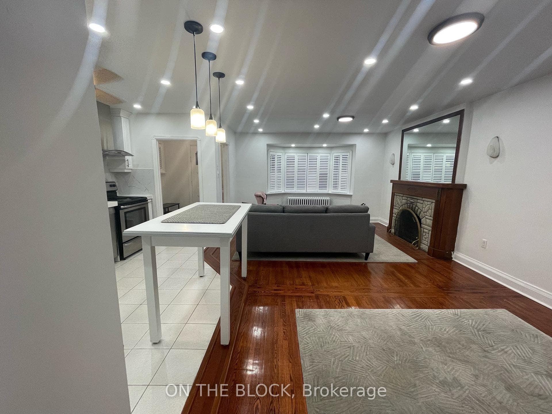 216 Donlands Avenue photo 13
