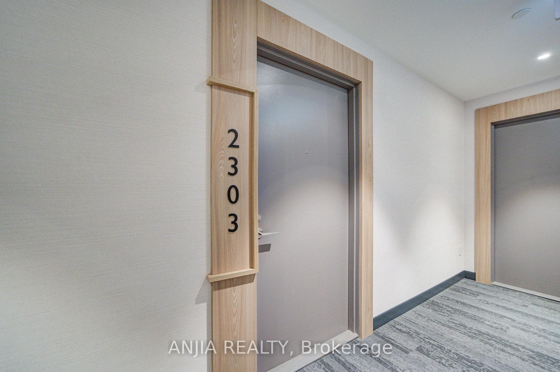 65 Mutual Street Unit 2303 photo 3