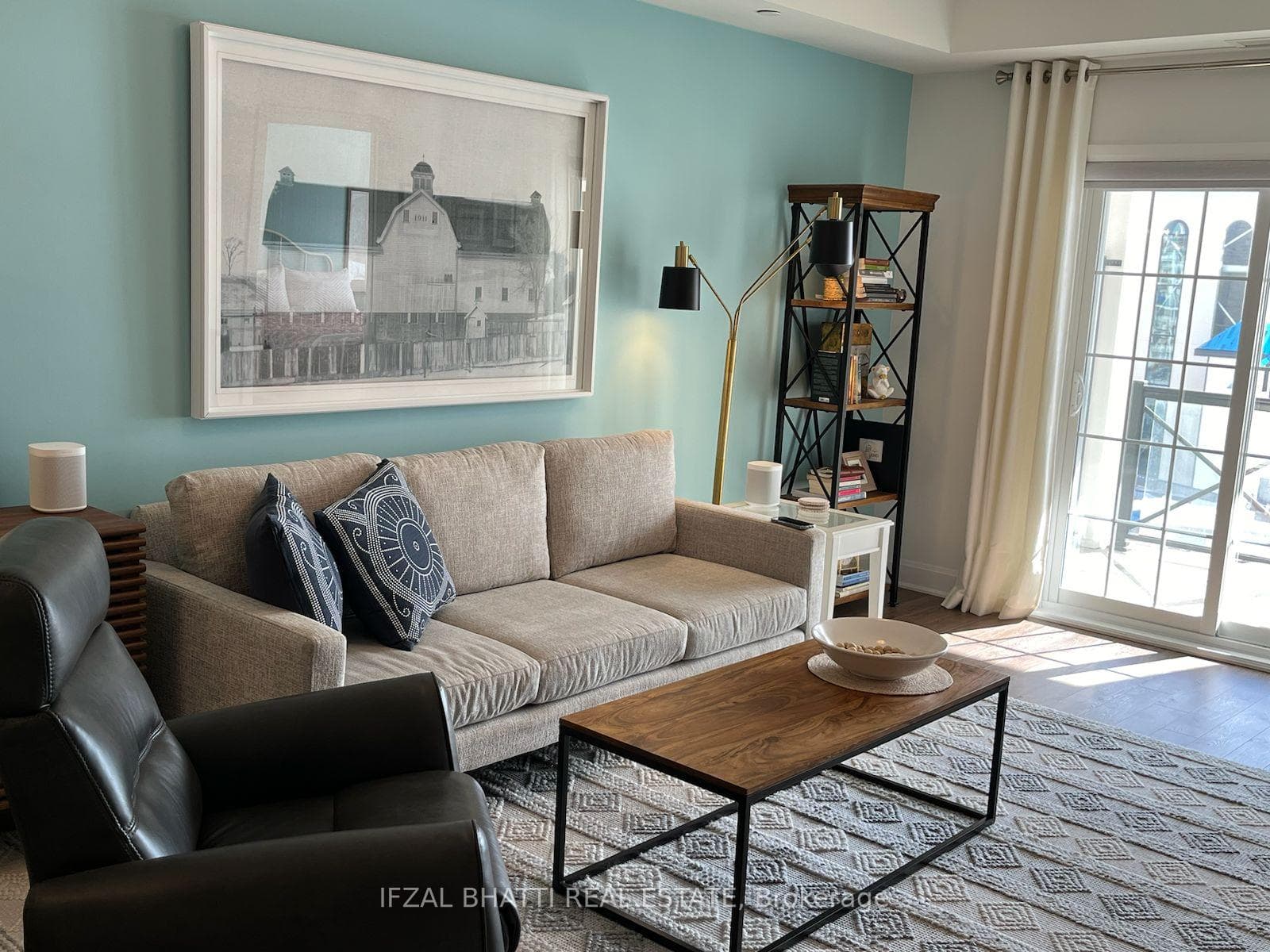 50 Lakebreeze Drive Unit 310 photo 8