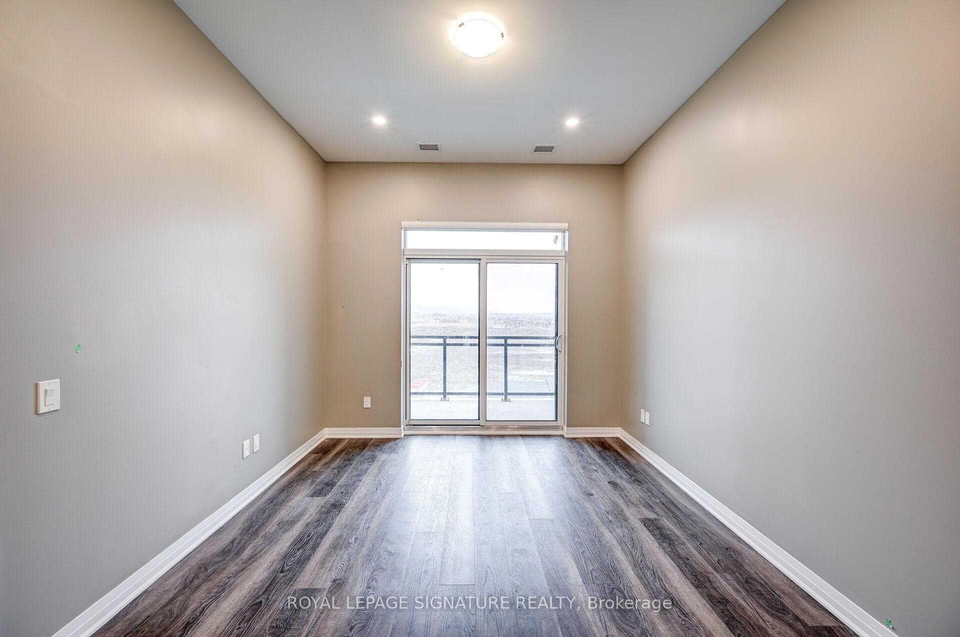 460 Gordon Krantz Avenue Unit 616 photo 16