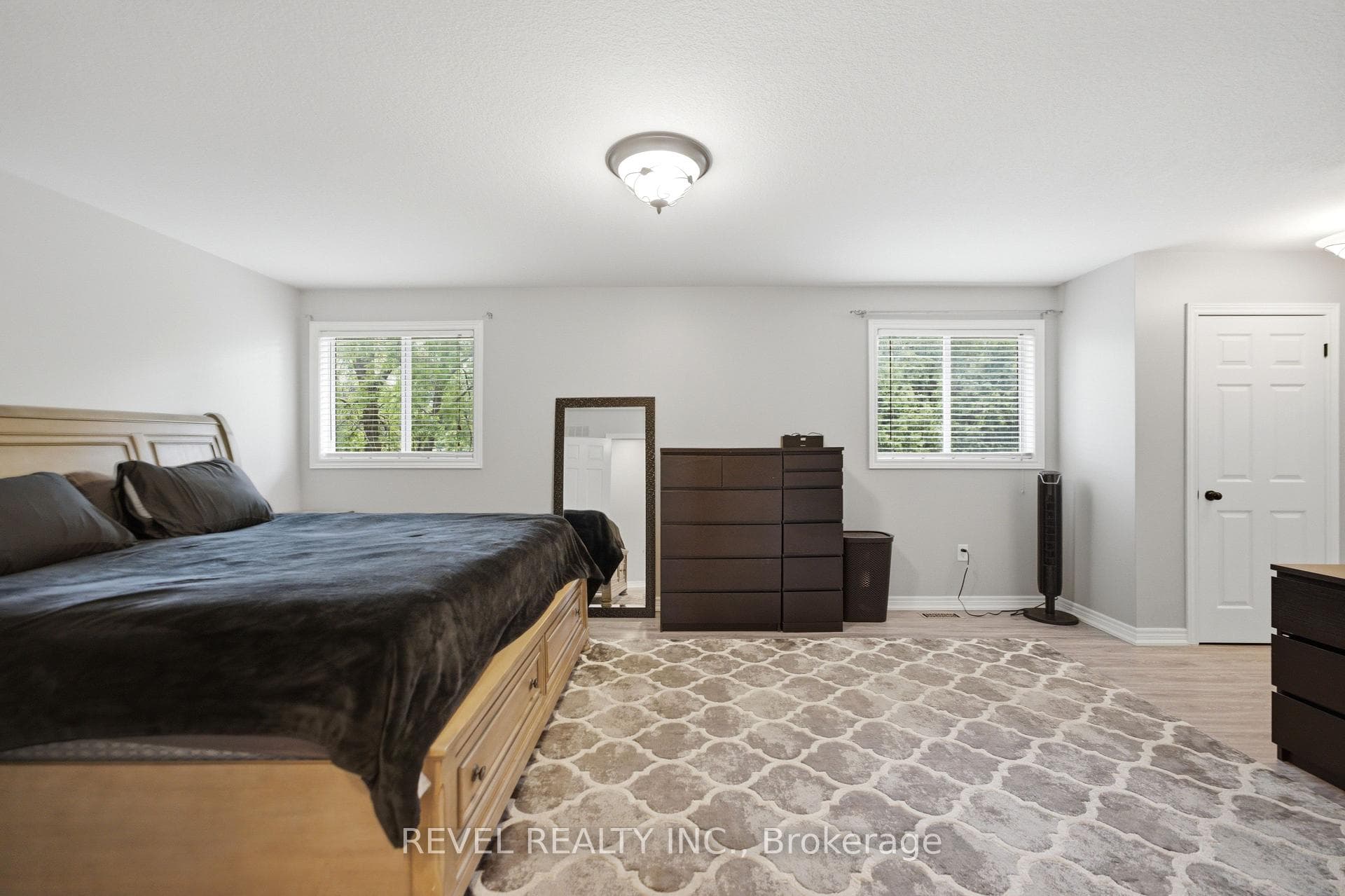 11 Maynard Street photo 22