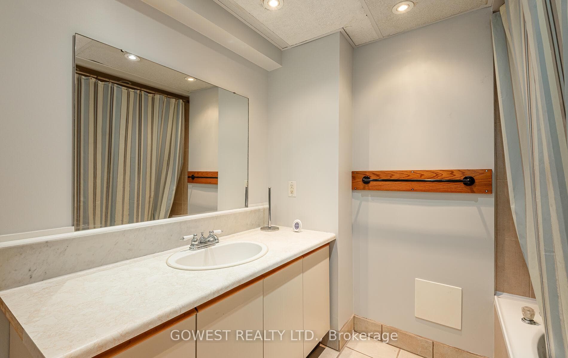 499 Scarborough Golf Club Road photo 32