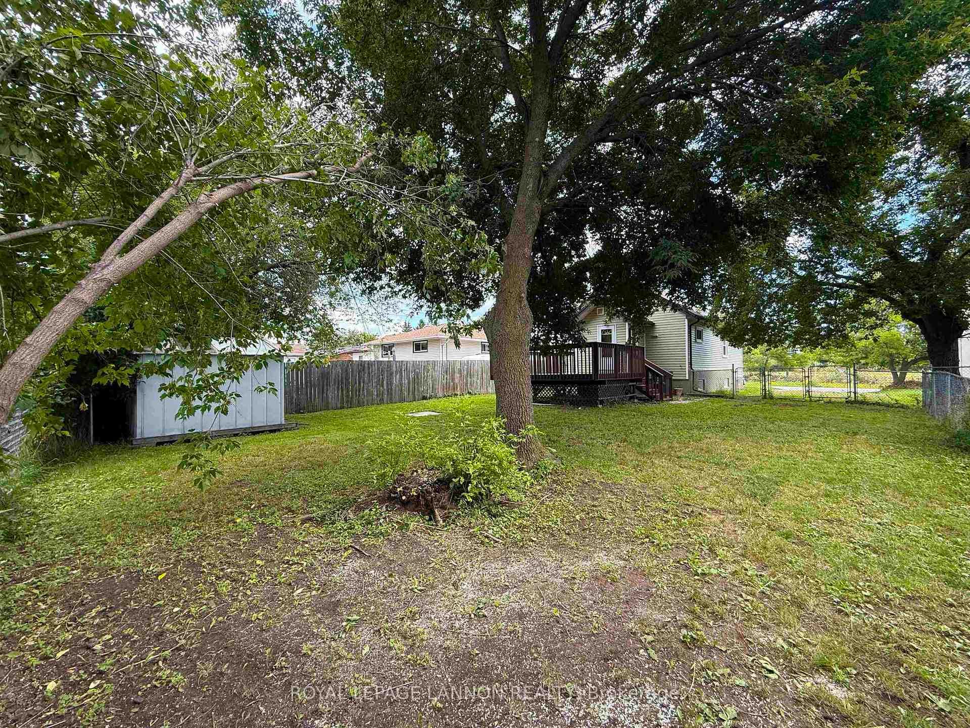 213 Dundas Street photo 36