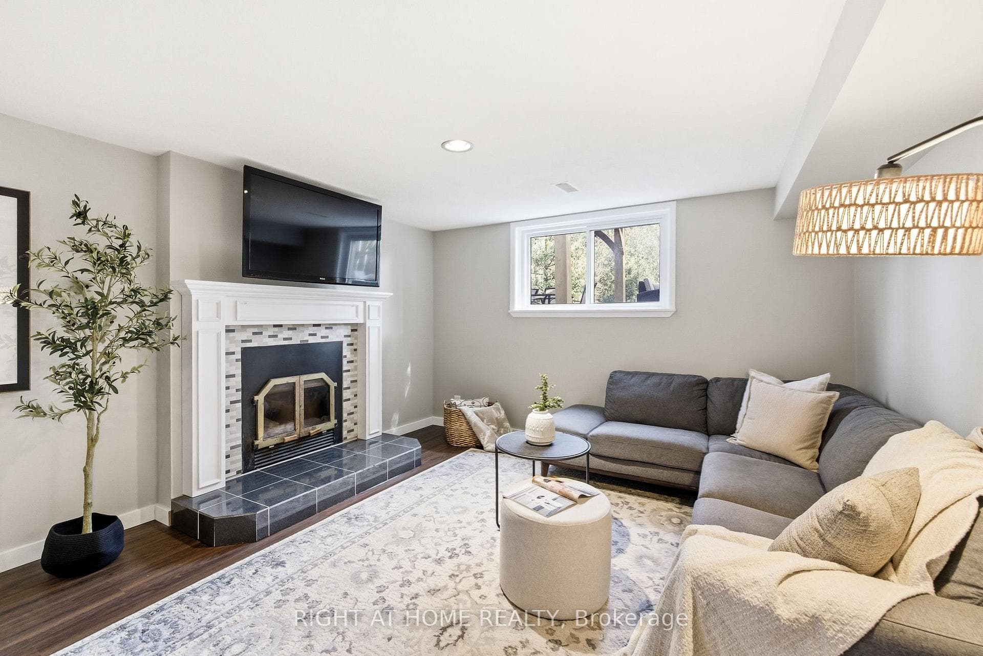 345 Highgate Avenue photo 5