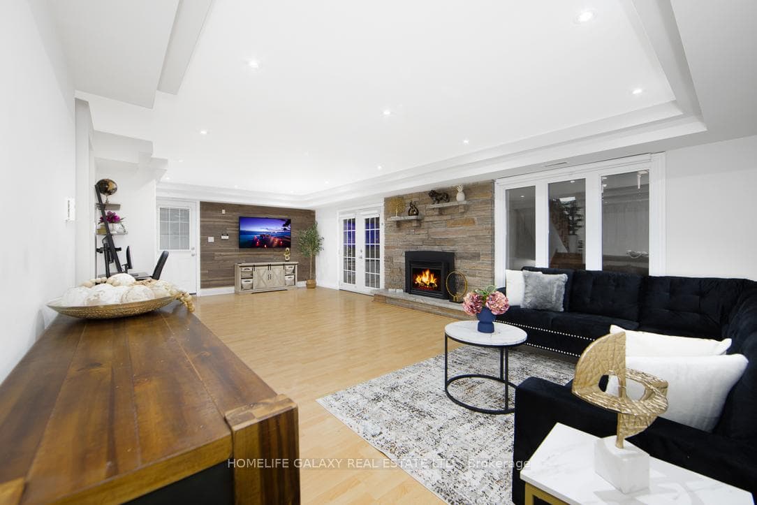 526 Rosebank Road photo 11