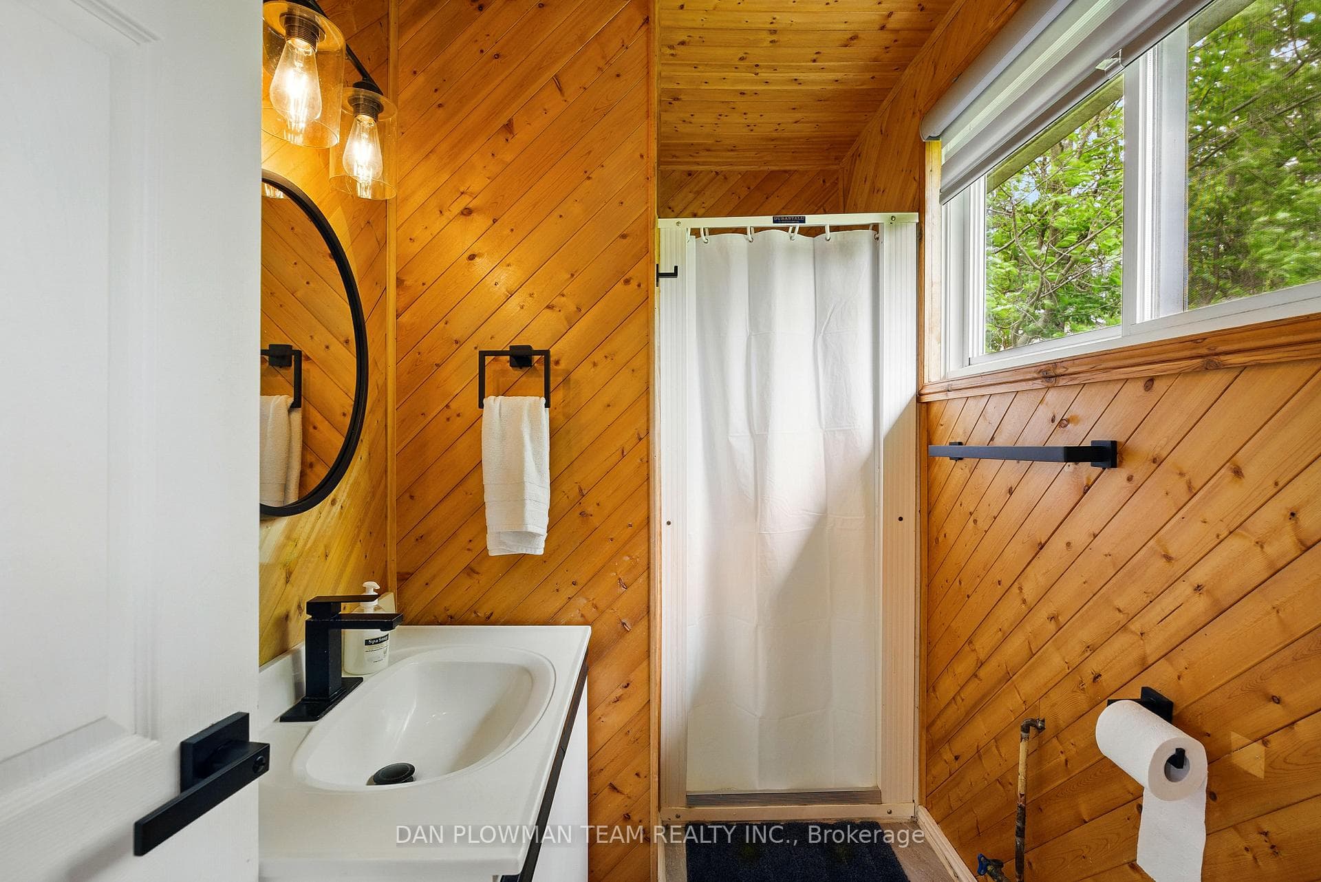 184 Chapman Drive photo 32