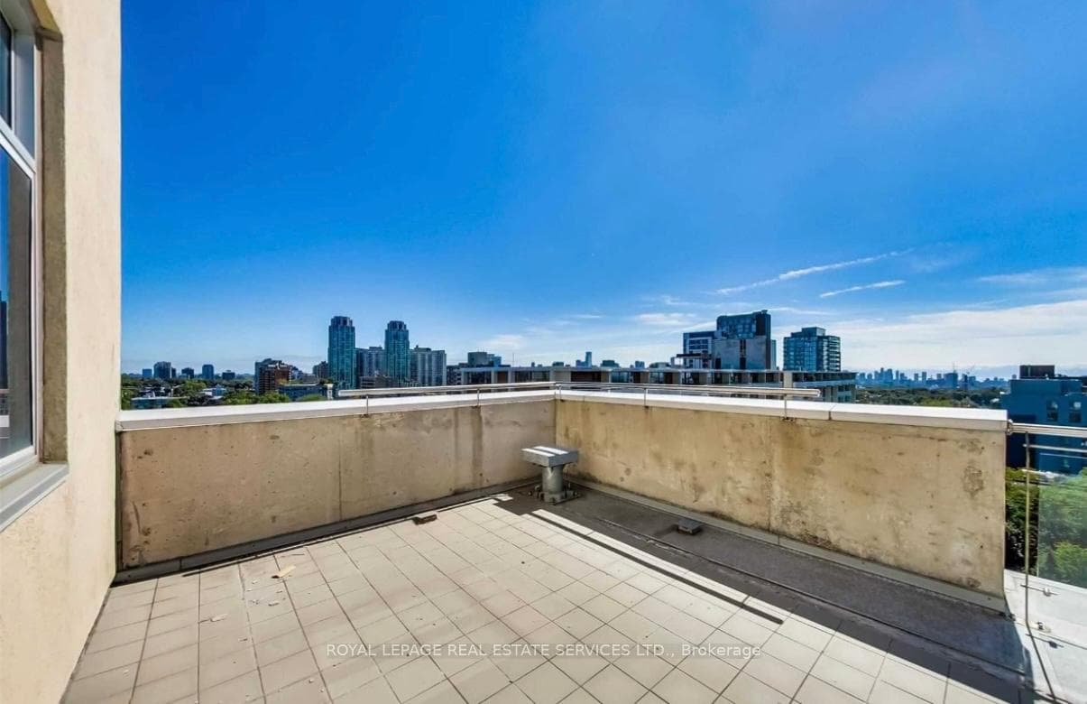 15 Maplewood Avenue Unit 208 photo 33