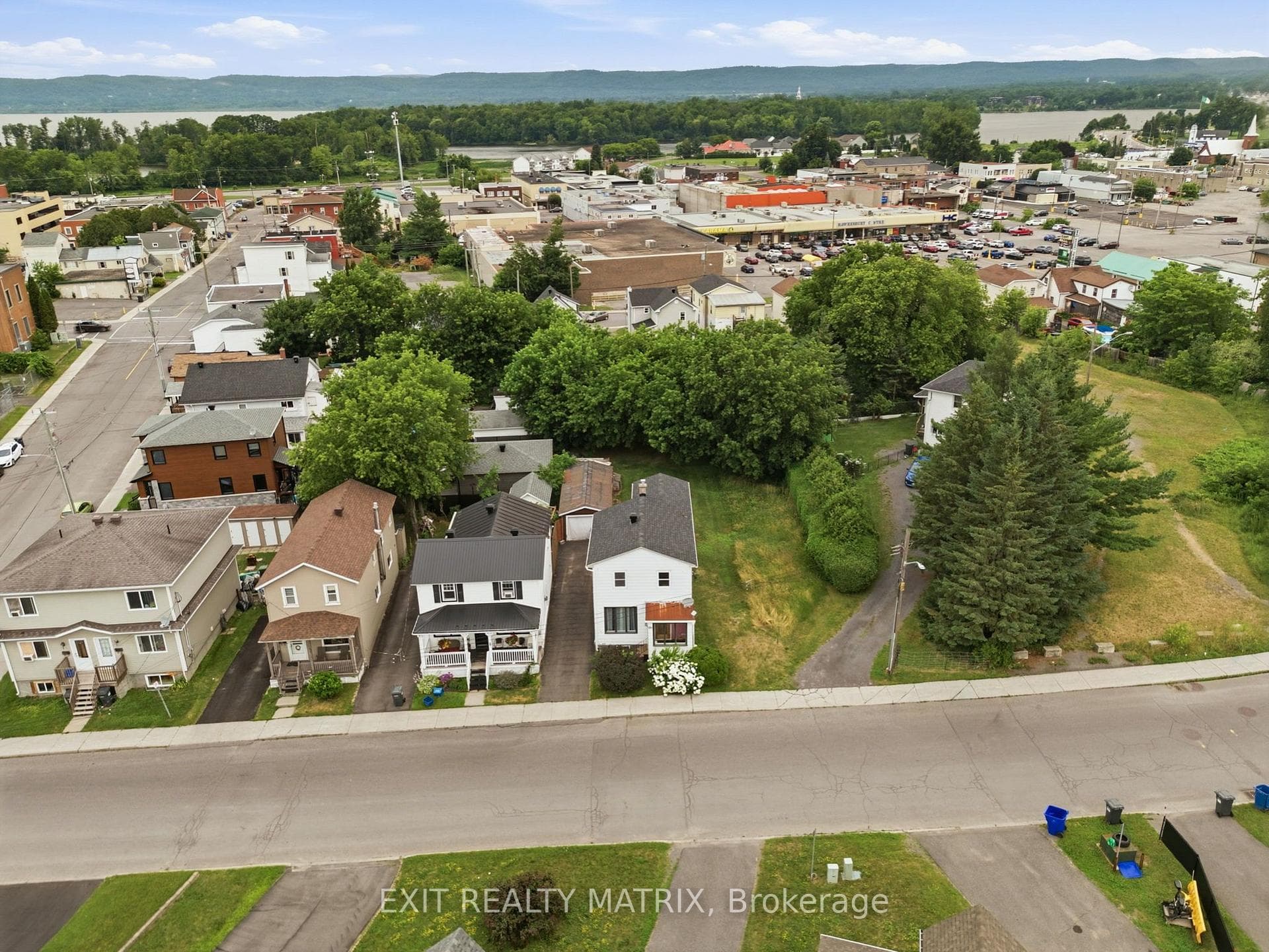 281 Higginson Street photo 34