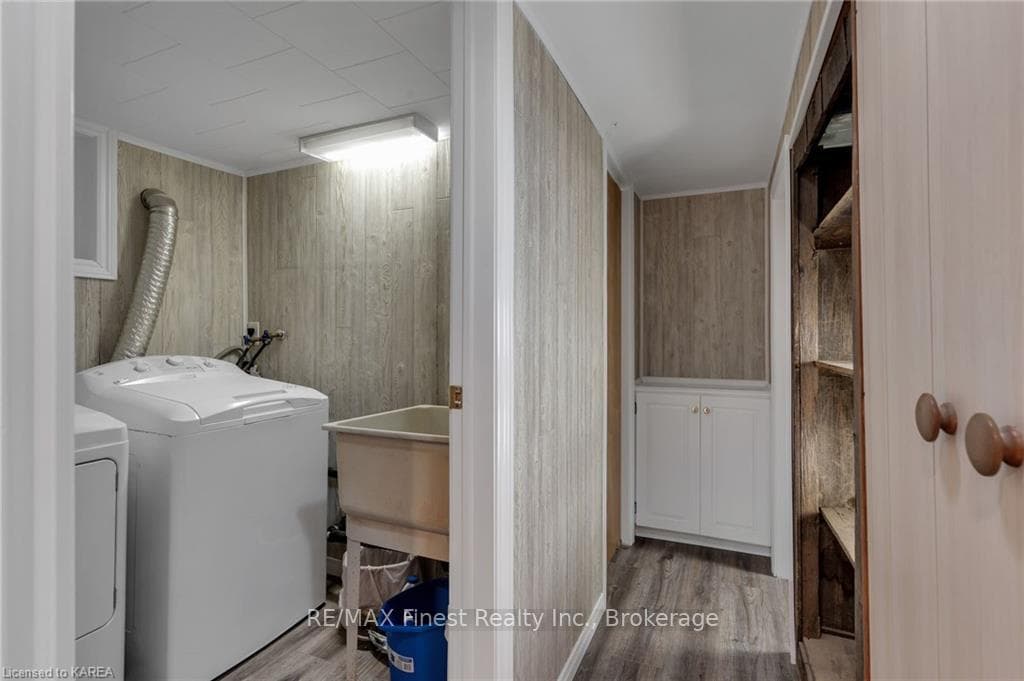 744 ALFRED Crescent photo 31