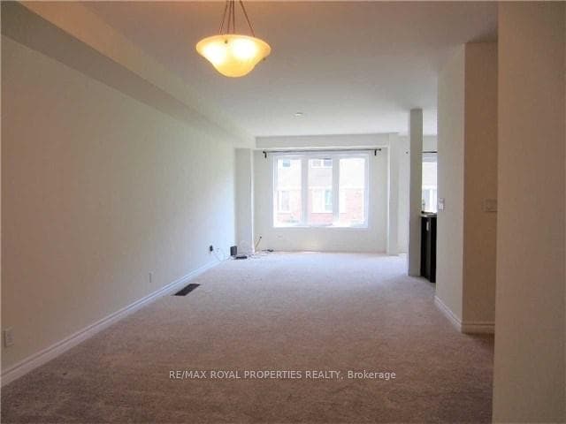 61 Nearco Crescent photo 2