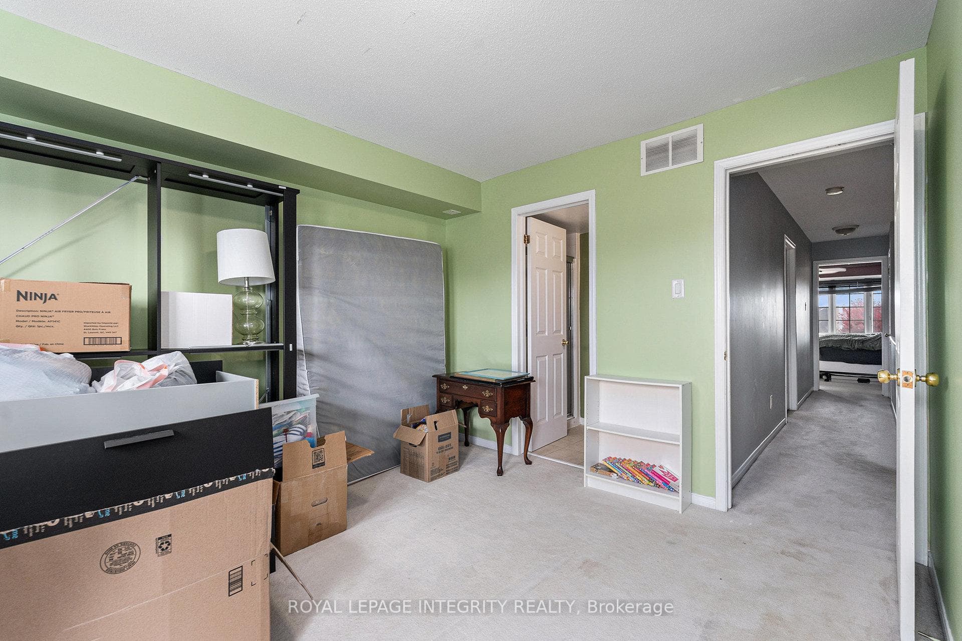 813 Longfields Drive photo 22