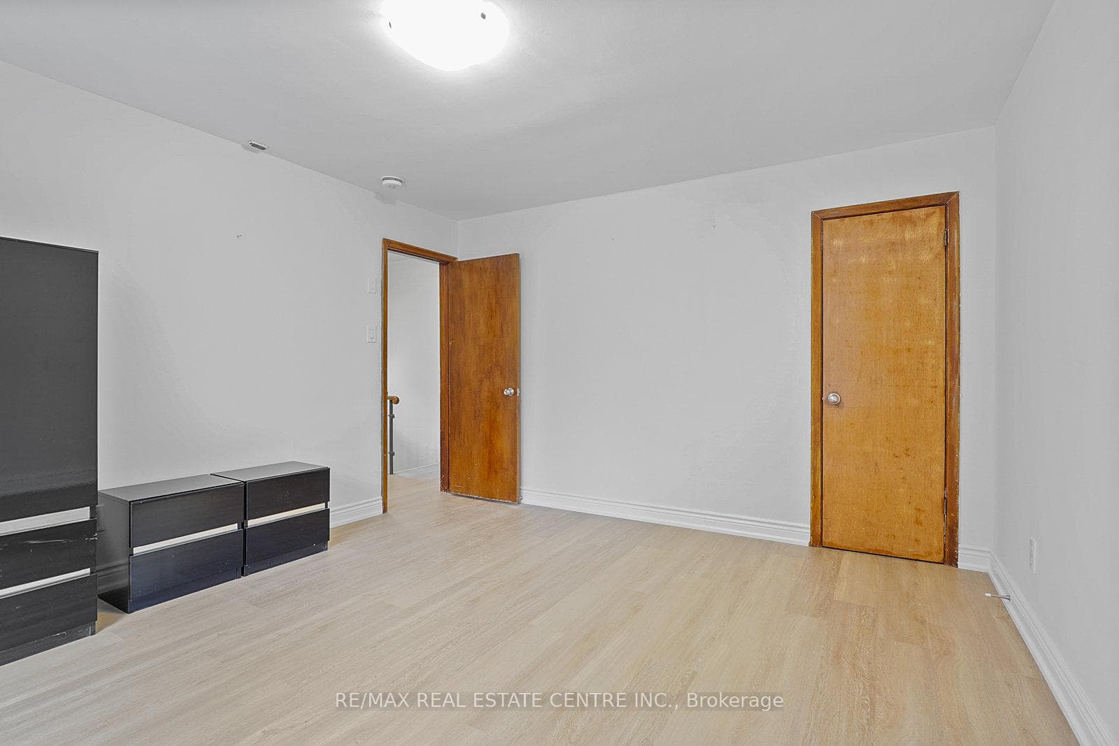 482 Rhodes Avenue photo 23