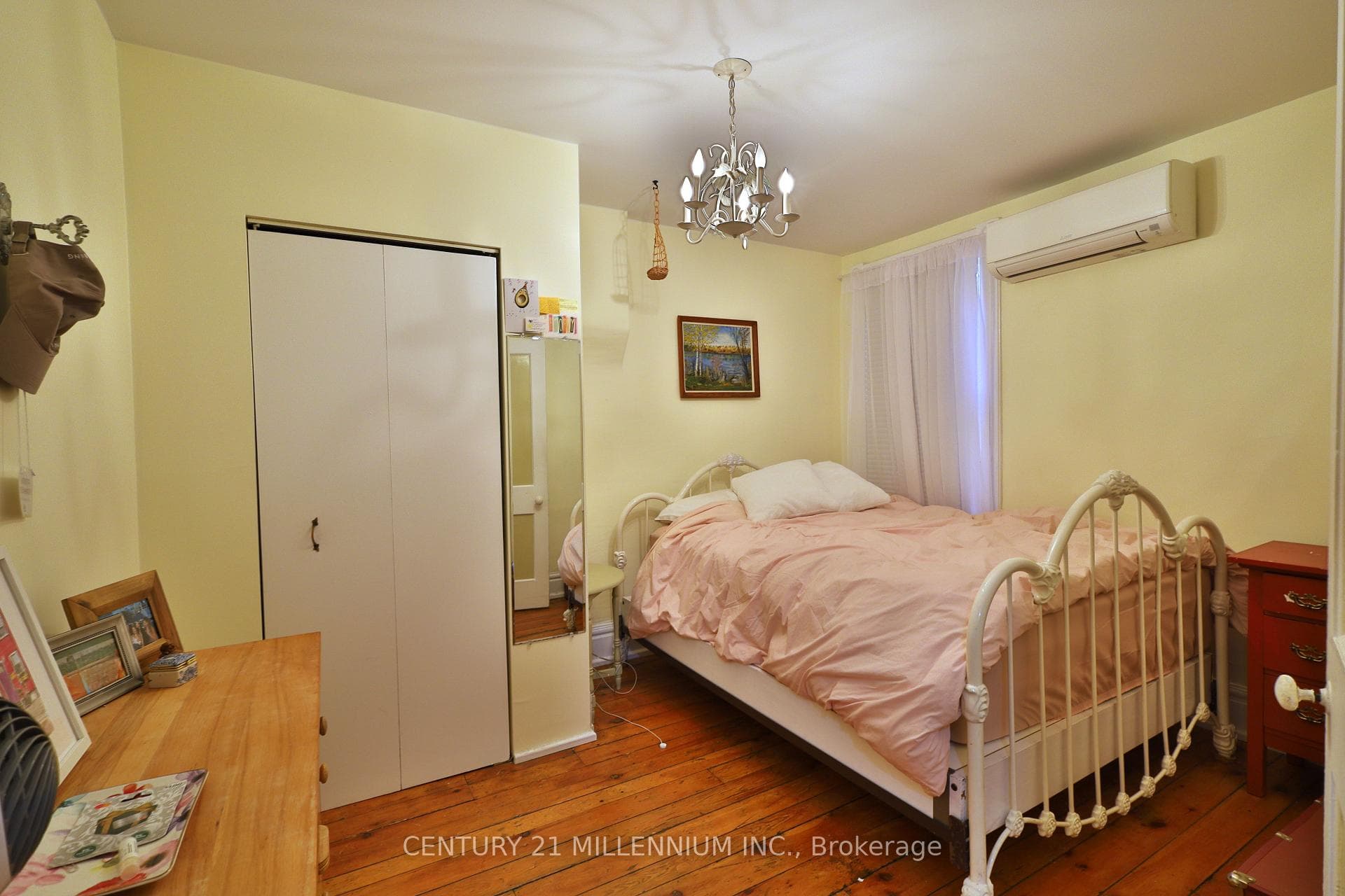 Bedroom 1 includes Double bed and dressers