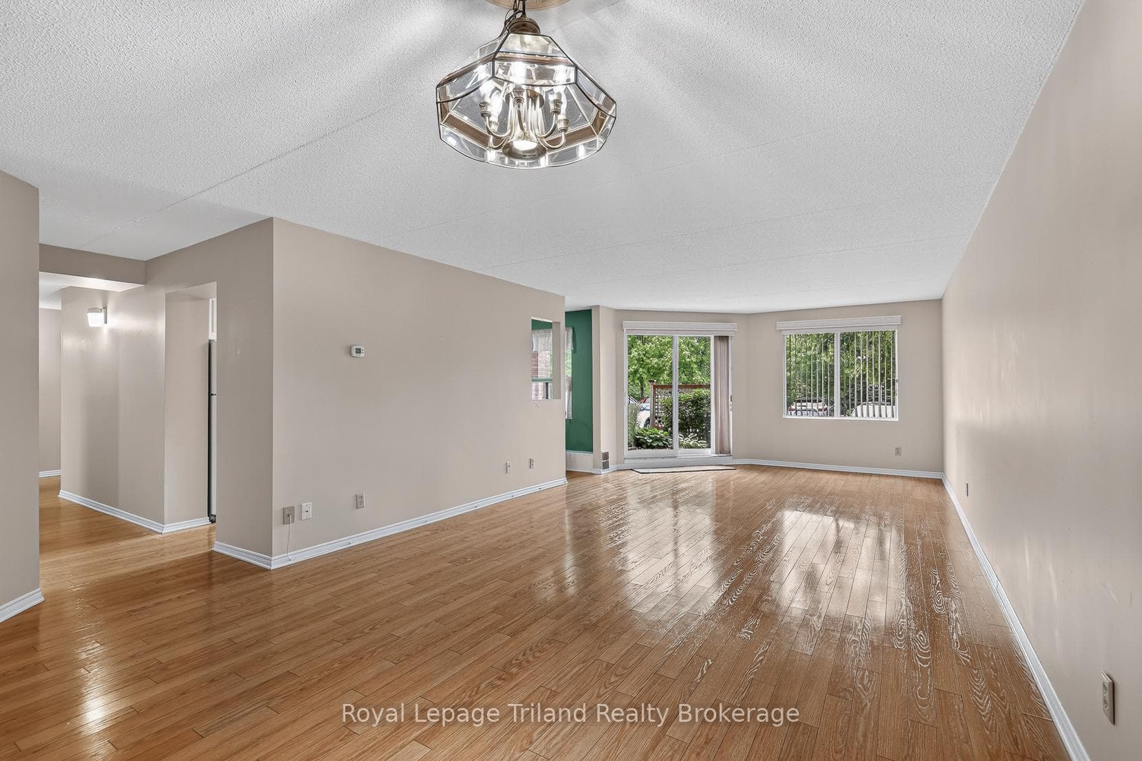 217 Thames Street Unit 102 photo 14