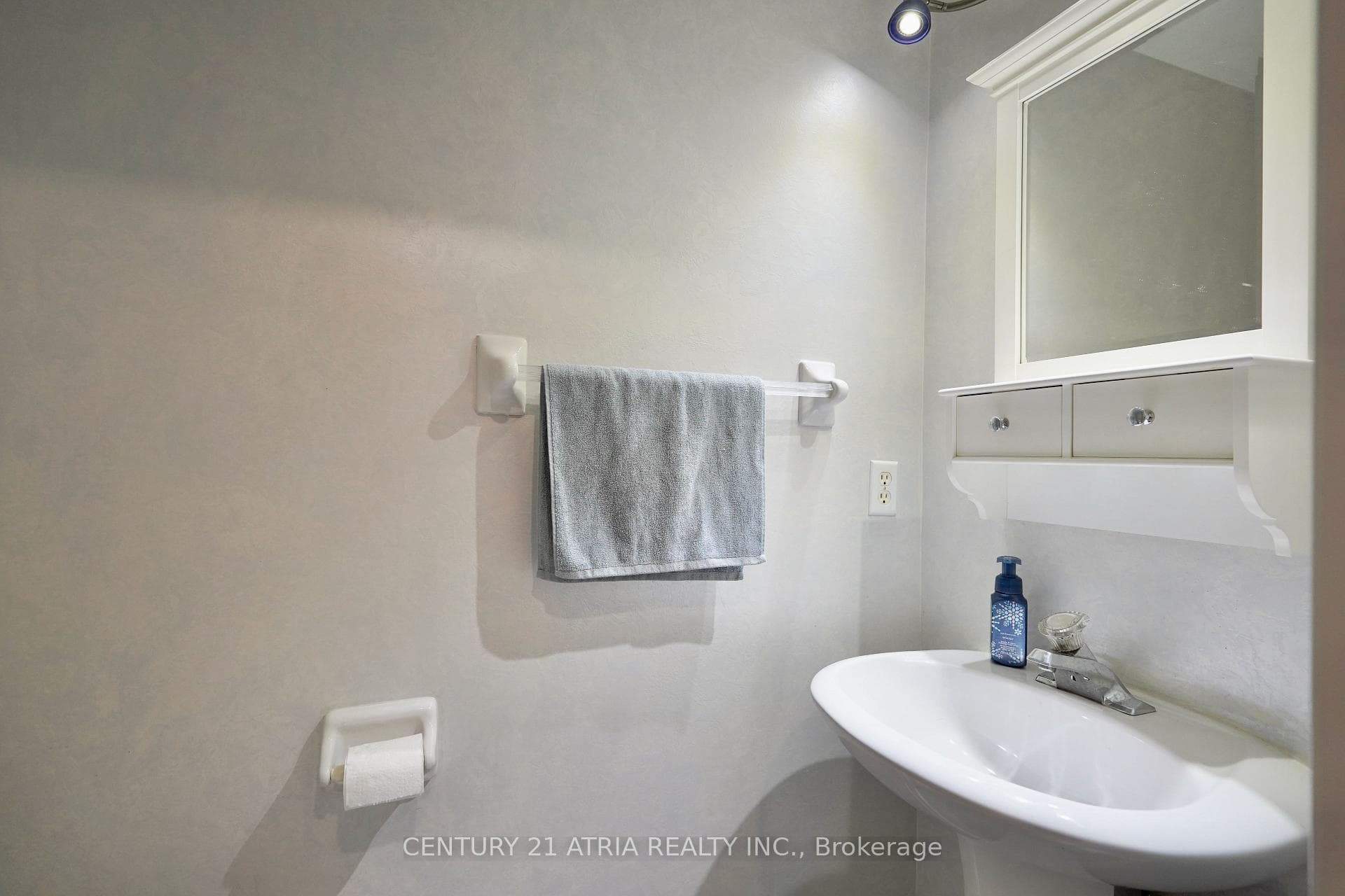 5599 Brenchley Avenue photo 16