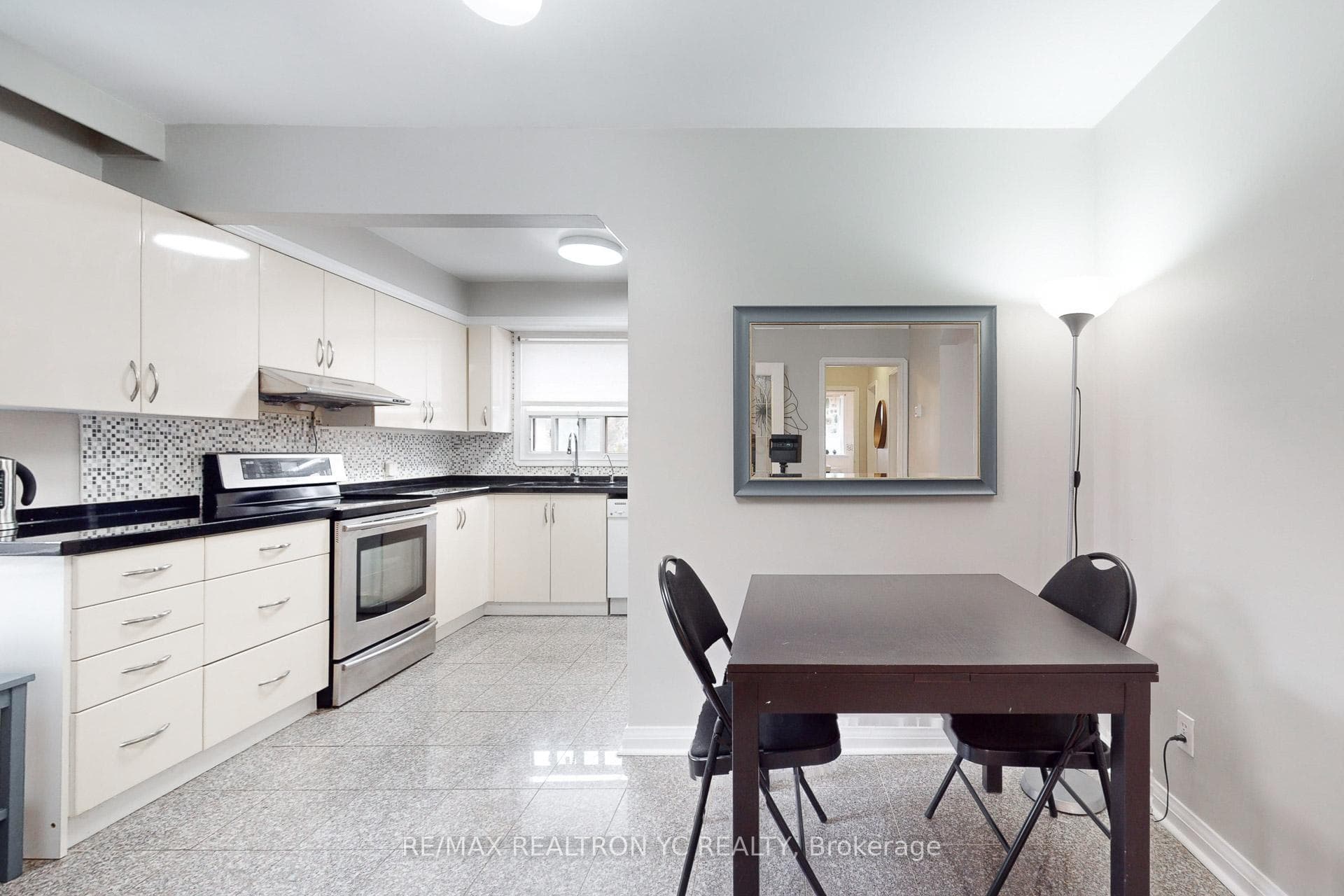 35 Compton Drive photo 12