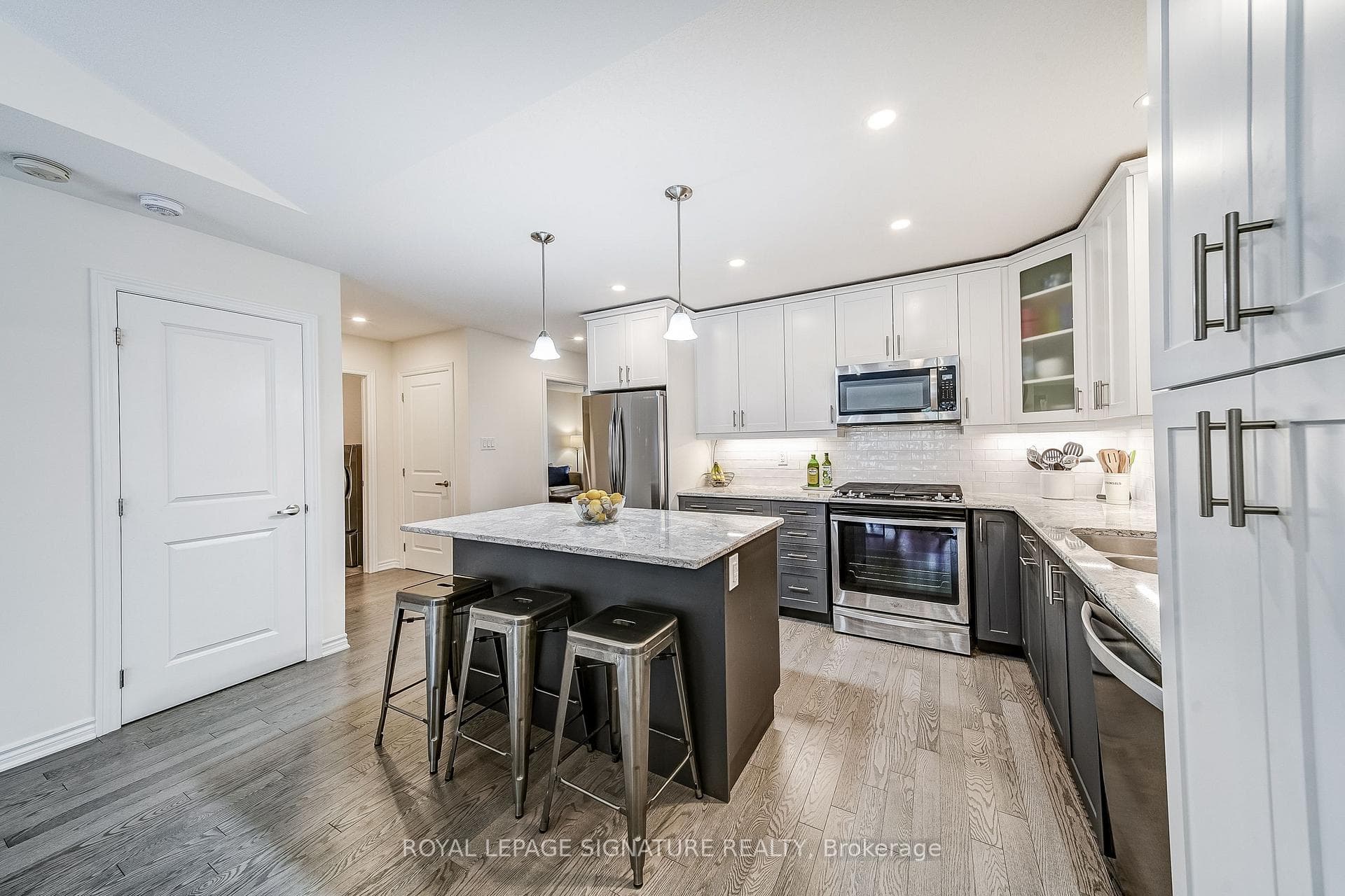 61 Ivy Crescent photo 12