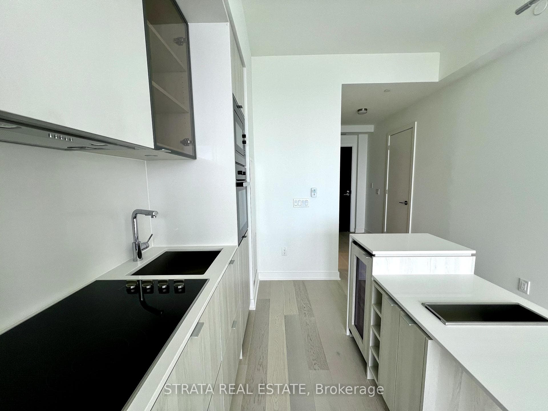 11 Yorkville Avenue Unit 5501 photo 4