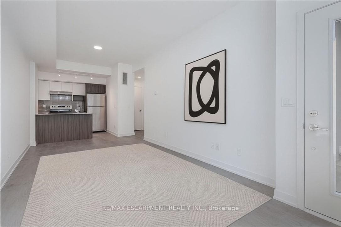 1135 Cooke Boulevard Unit 105 photo 4