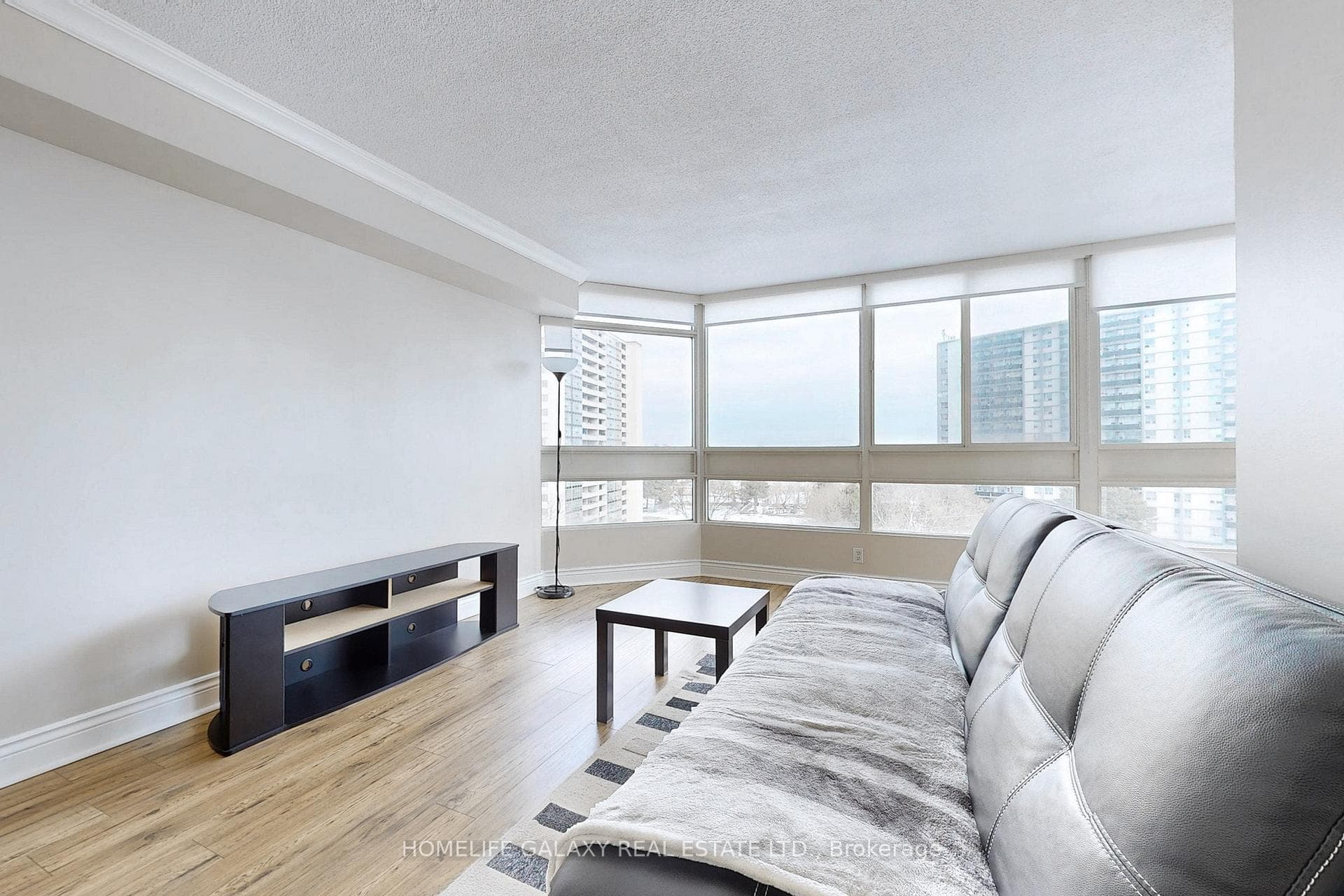 3231 Eglinton Avenue Unit 807 photo 10