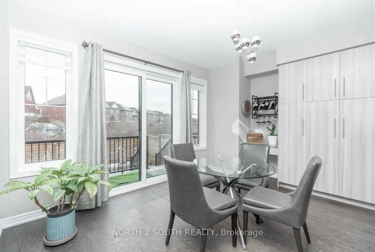 30 Tremblant Crescent photo 12