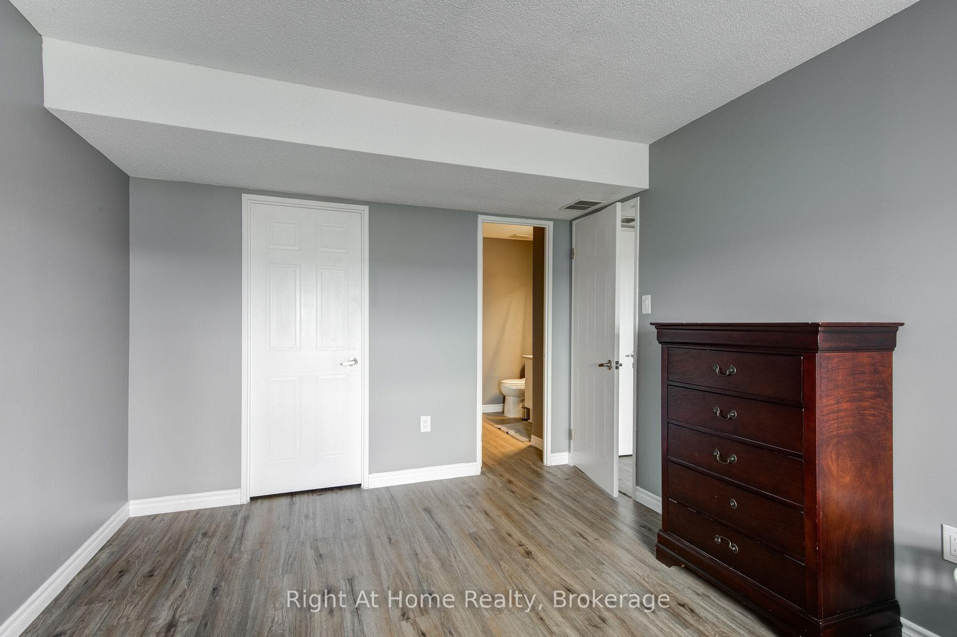 30 Chapman Court Unit 1104 photo 19